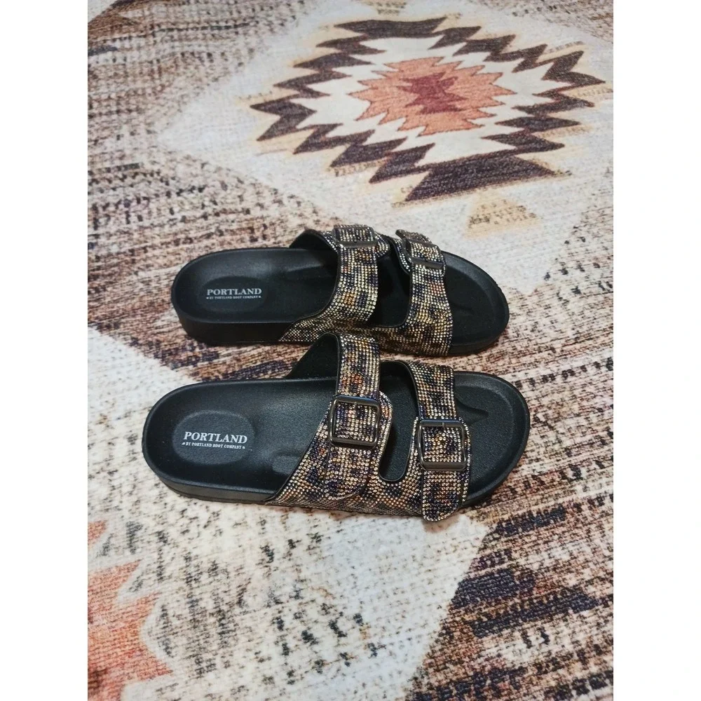 Portland by Portland Boot Company sandals double buckle‎ animal print size 8